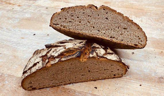 Frisch gebackenes Brot